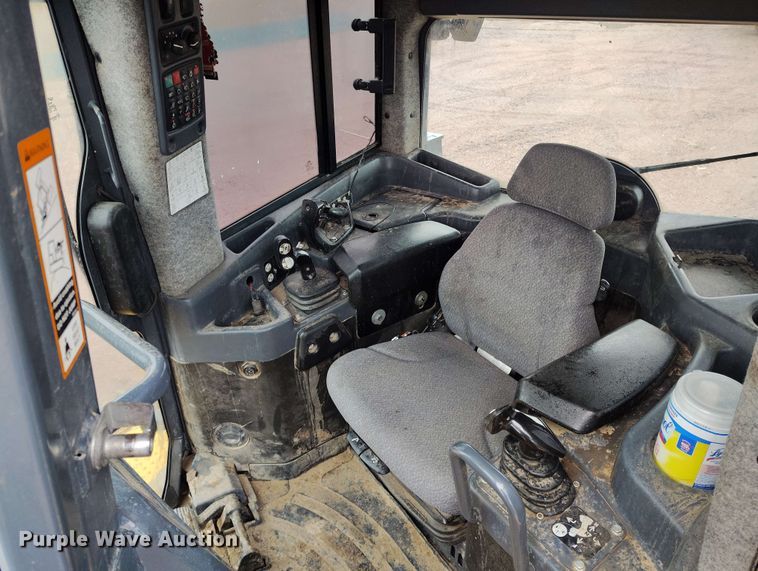 image for item EH0263 2017 John Deere 950K LGP dozer