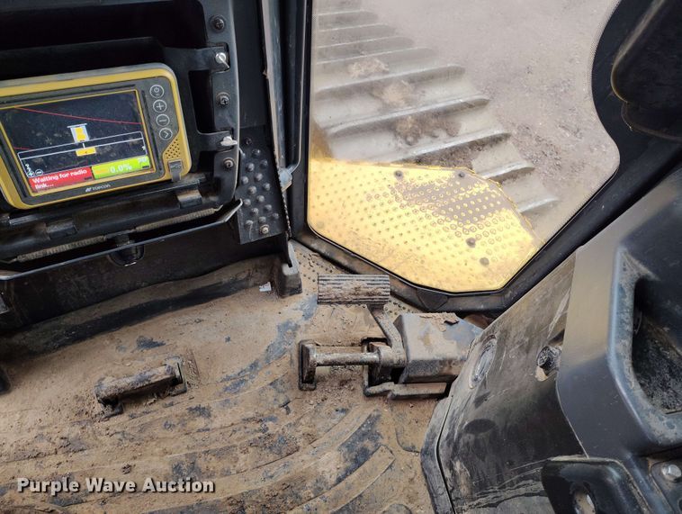 image for item EH0263 2017 John Deere 950K LGP dozer