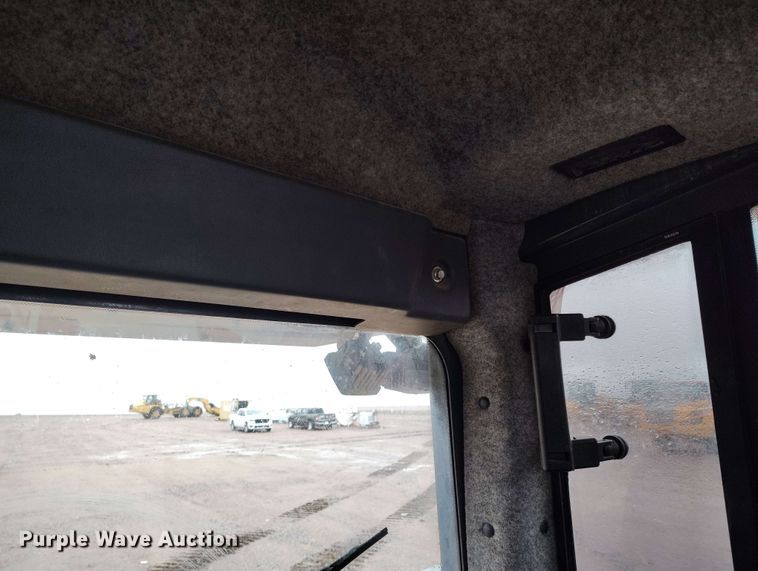 image for item EH0263 2017 John Deere 950K LGP dozer