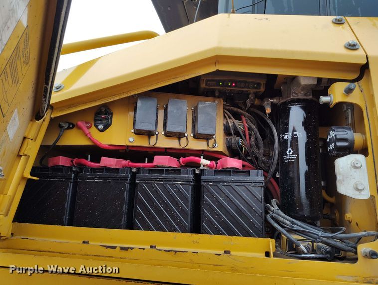 image for item EH0263 2017 John Deere 950K LGP dozer