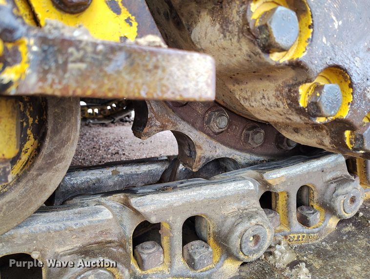 image for item EH0263 2017 John Deere 950K LGP dozer