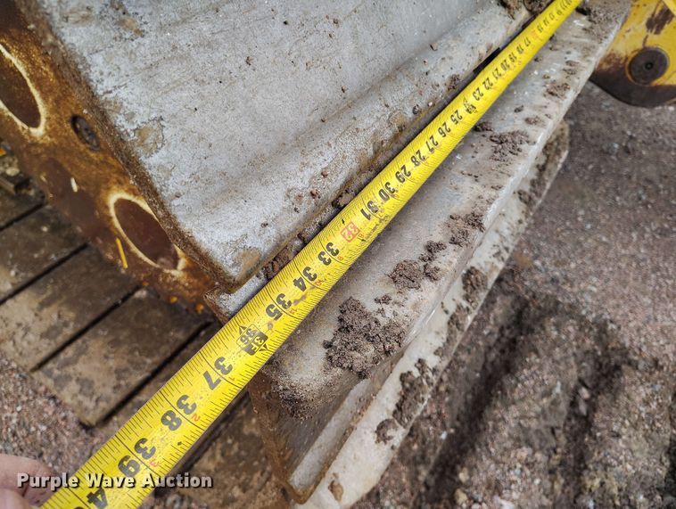 image for item EH0263 2017 John Deere 950K LGP dozer