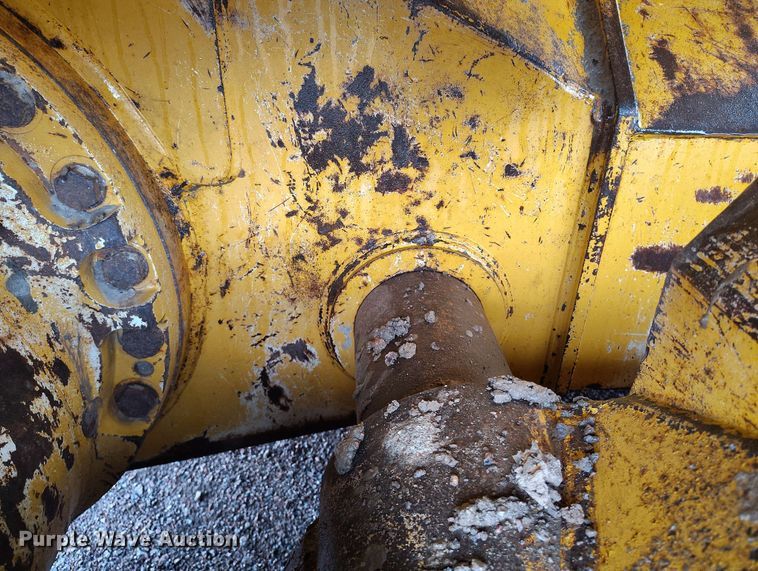 image for item EH0263 2017 John Deere 950K LGP dozer