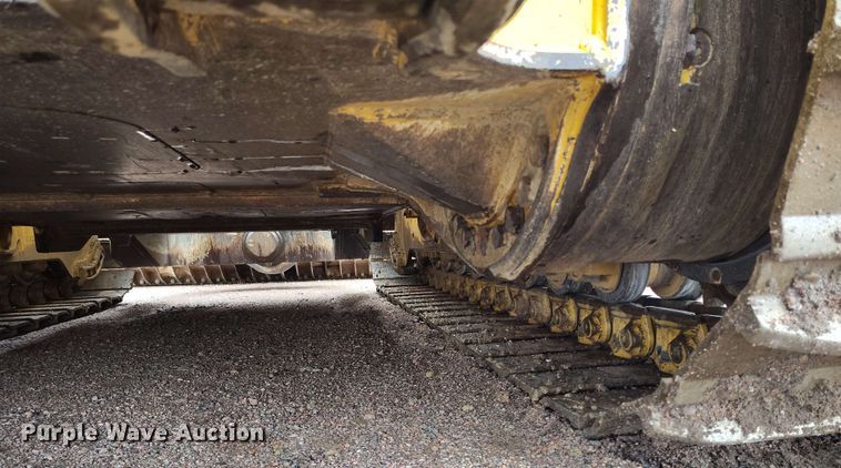 image for item EH0263 2017 John Deere 950K LGP dozer