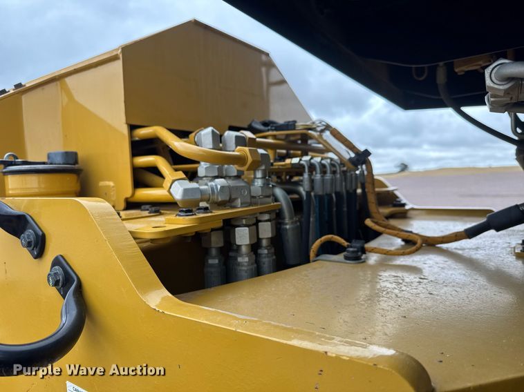 image for item EH0264 2021 Caterpillar 815 HRC soil compactor