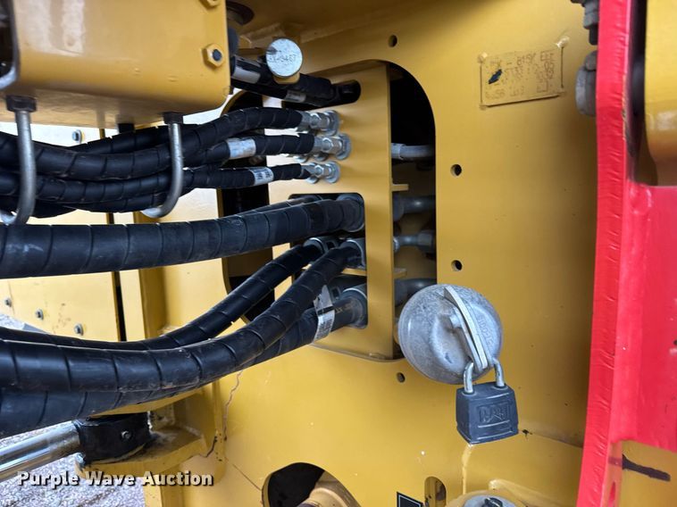 image for item EH0264 2021 Caterpillar 815 HRC soil compactor