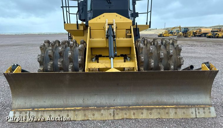 image for item EH0264 2021 Caterpillar 815 HRC soil compactor