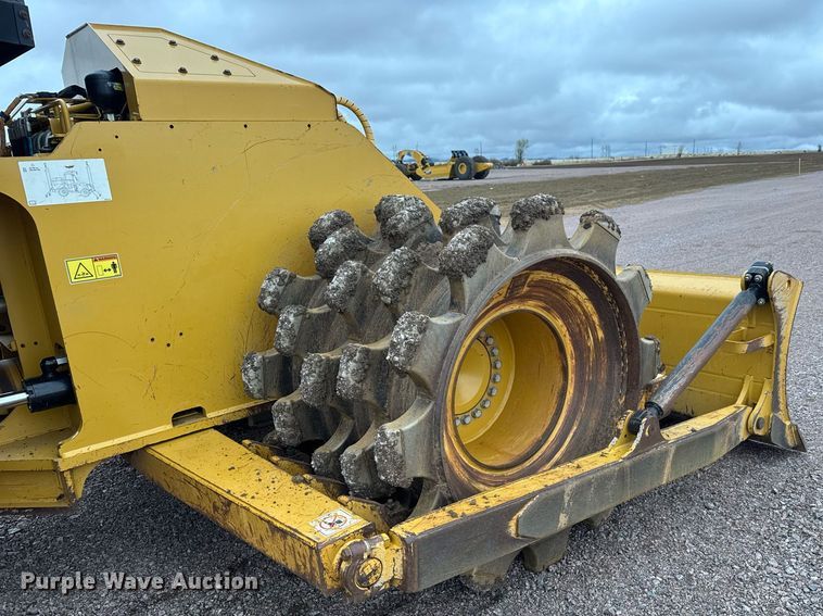 image for item EH0264 2021 Caterpillar 815 HRC soil compactor