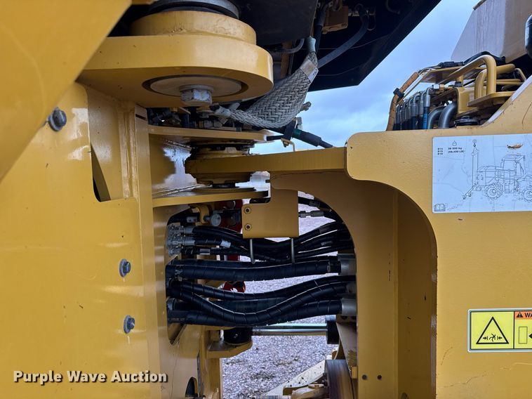 image for item EH0264 2021 Caterpillar 815 HRC soil compactor