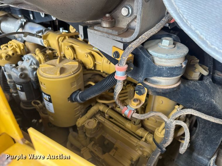 image for item EH0264 2021 Caterpillar 815 HRC soil compactor