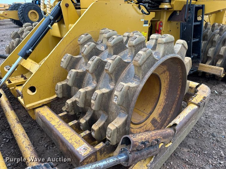 image for item EH0264 2021 Caterpillar 815 HRC soil compactor