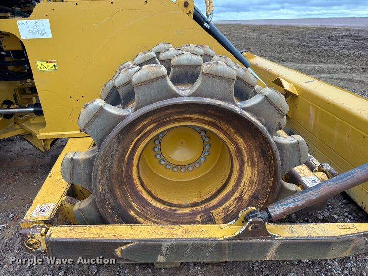 image for item EH0264 2021 Caterpillar 815 HRC soil compactor
