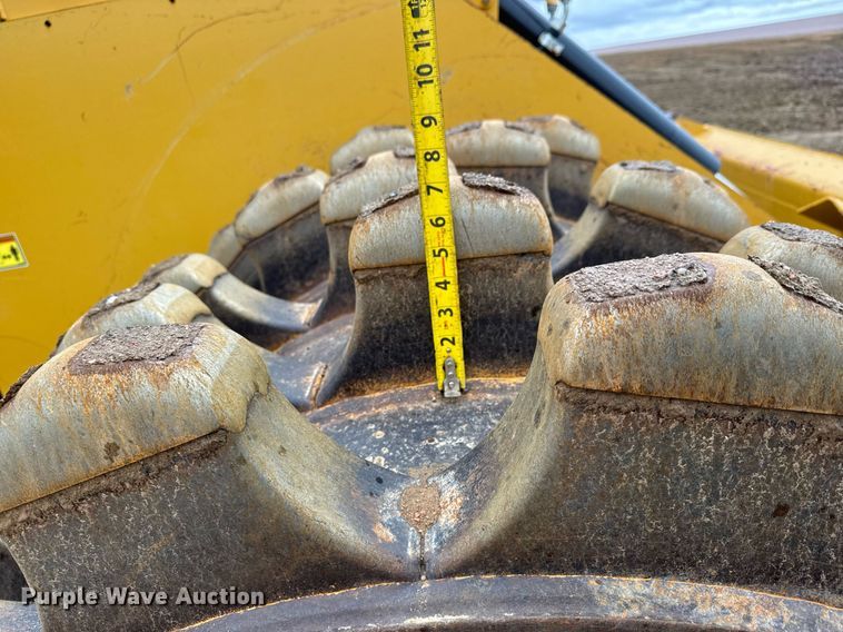 image for item EH0264 2021 Caterpillar 815 HRC soil compactor