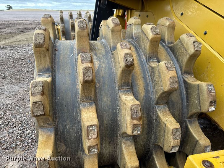 image for item EH0264 2021 Caterpillar 815 HRC soil compactor