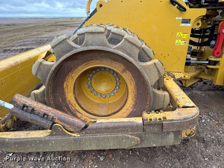 image for item EH0264 2021 Caterpillar 815 HRC soil compactor