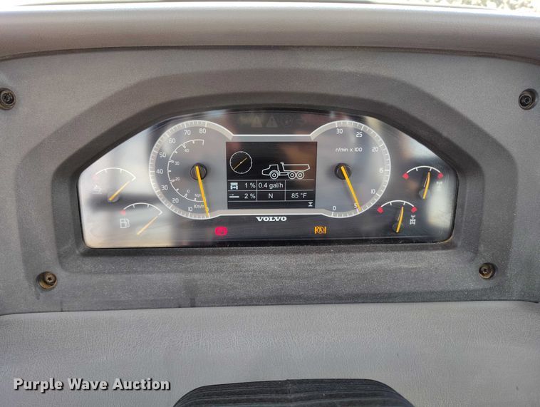 image for item EH0265 2018 Volvo A25G articulated scraper truck