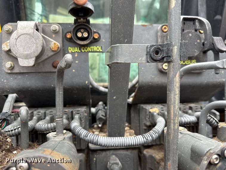 image for item EH0268 2016 Challenger MT675E MFWD tractor