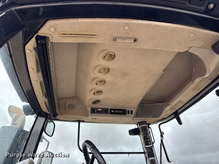 image for item EH0268 2016 Challenger MT675E MFWD tractor