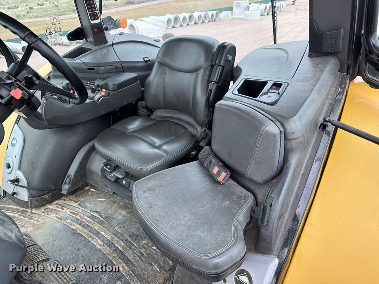 image for item EH0268 2016 Challenger MT675E MFWD tractor