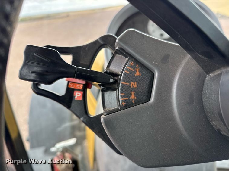 image for item EH0268 2016 Challenger MT675E MFWD tractor