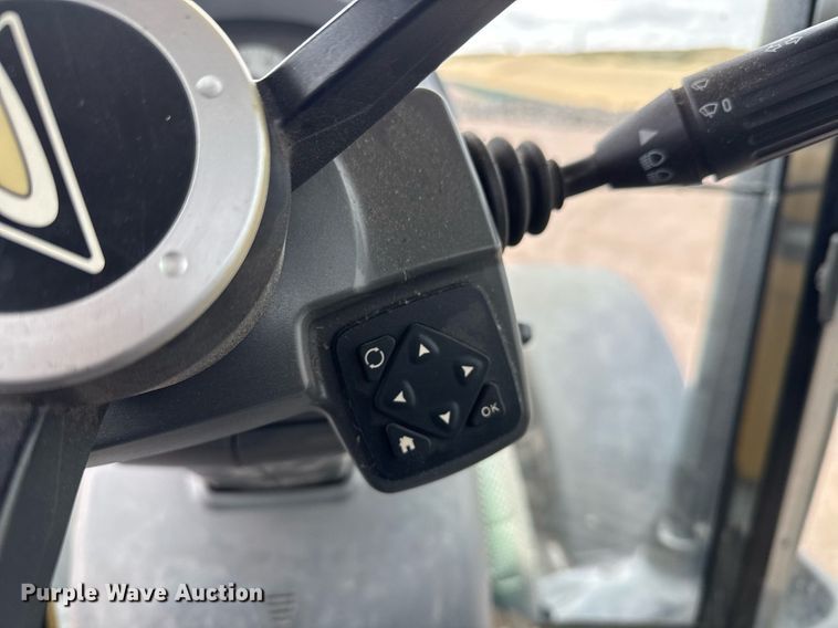 image for item EH0268 2016 Challenger MT675E MFWD tractor