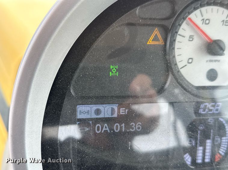 image for item EH0268 2016 Challenger MT675E MFWD tractor