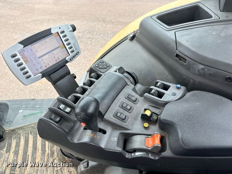 image for item EH0268 2016 Challenger MT675E MFWD tractor