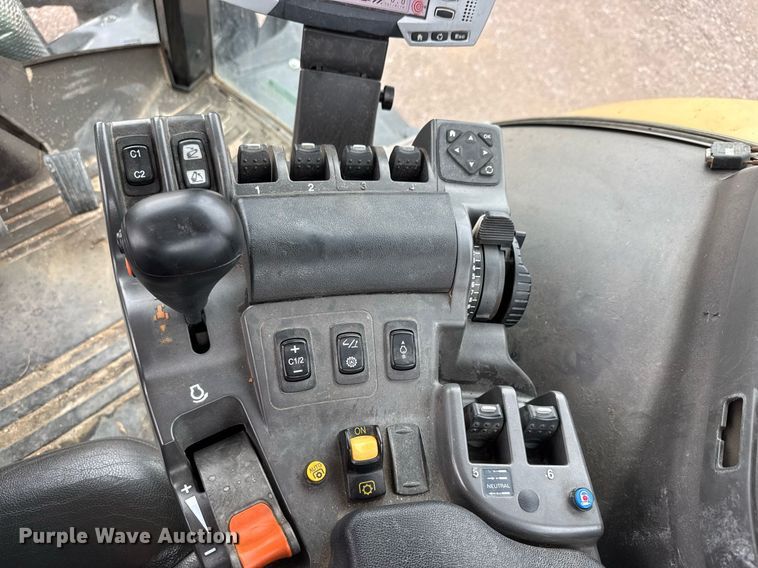 image for item EH0268 2016 Challenger MT675E MFWD tractor