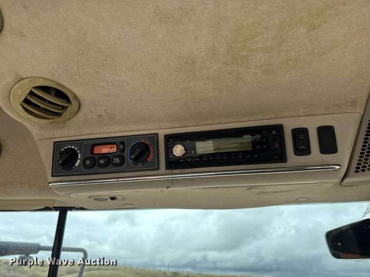 image for item EH0268 2016 Challenger MT675E MFWD tractor