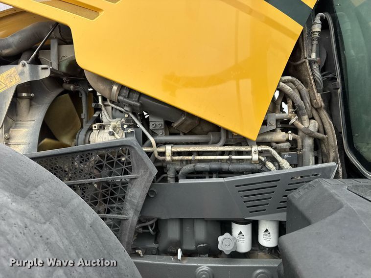 image for item EH0268 2016 Challenger MT675E MFWD tractor