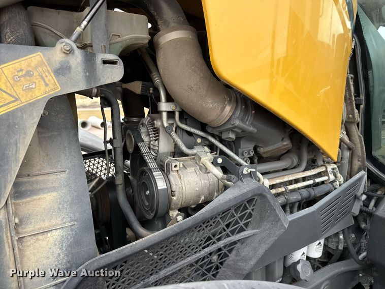 image for item EH0268 2016 Challenger MT675E MFWD tractor