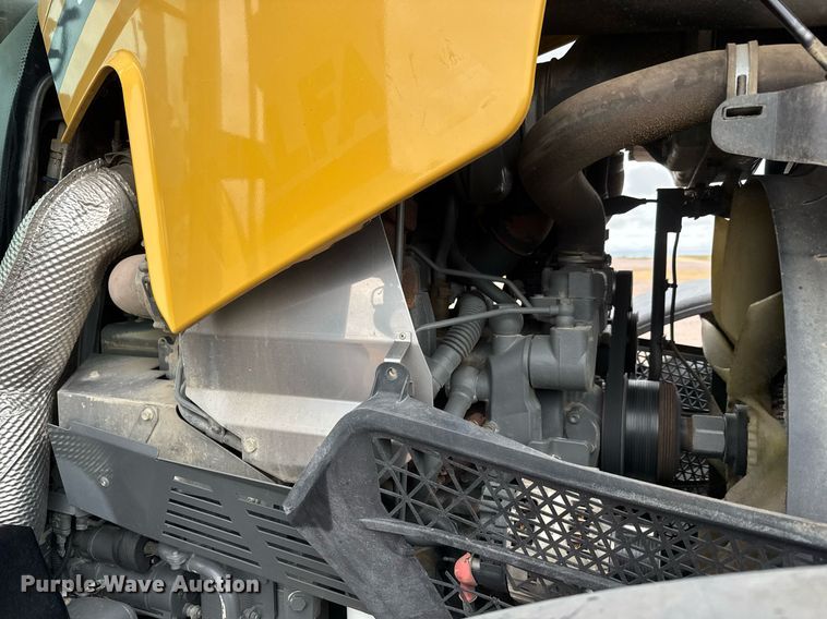 image for item EH0268 2016 Challenger MT675E MFWD tractor