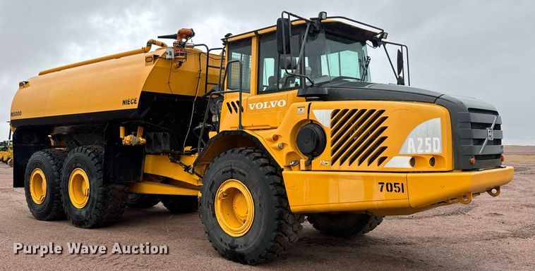image for item EH0272 2008 Volvo A25E water wagon