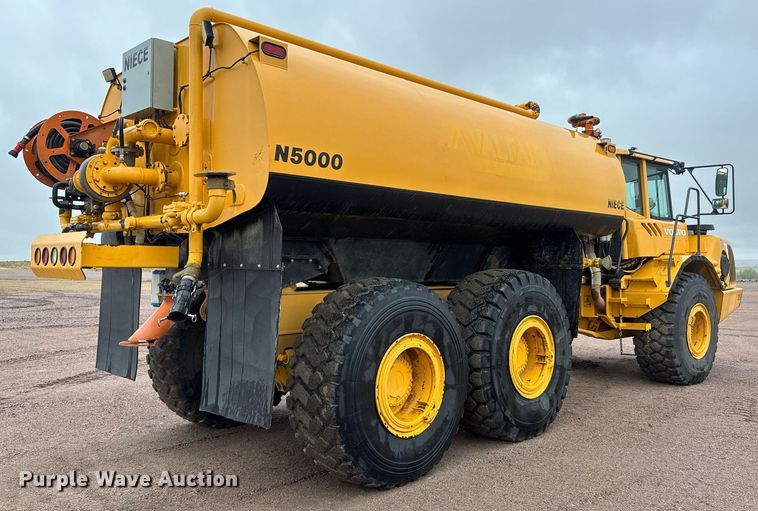 image for item EH0272 2008 Volvo A25E water wagon