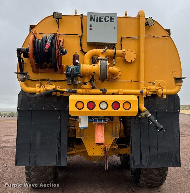 image for item EH0272 2008 Volvo A25E water wagon