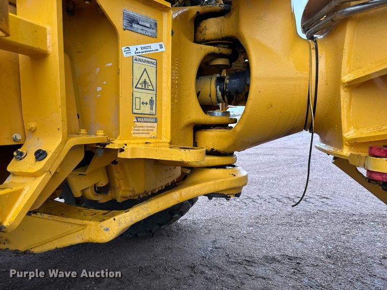 image for item EH0272 2008 Volvo A25E water wagon