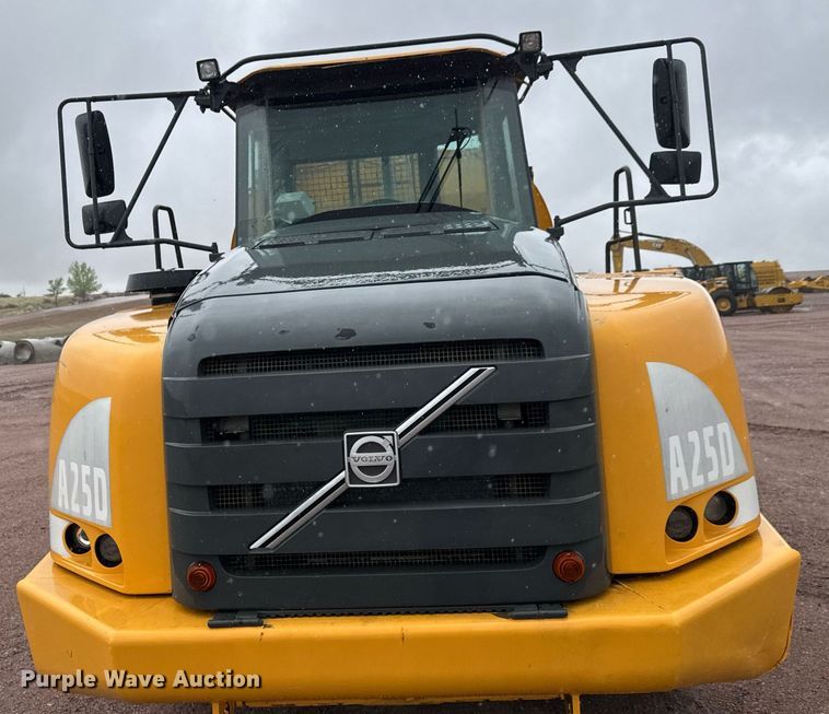 image for item EH0272 2008 Volvo A25E water wagon