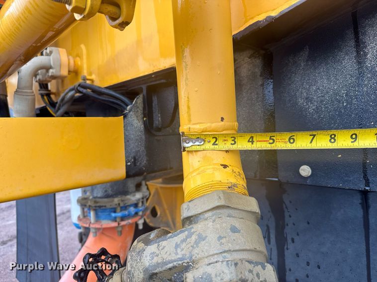 image for item EH0272 2008 Volvo A25E water wagon