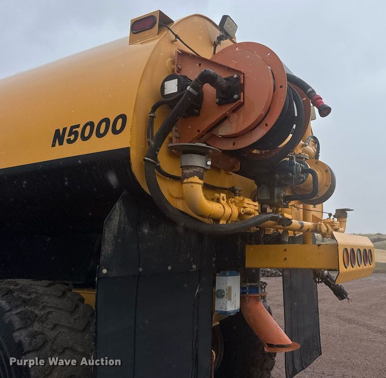 image for item EH0272 2008 Volvo A25E water wagon