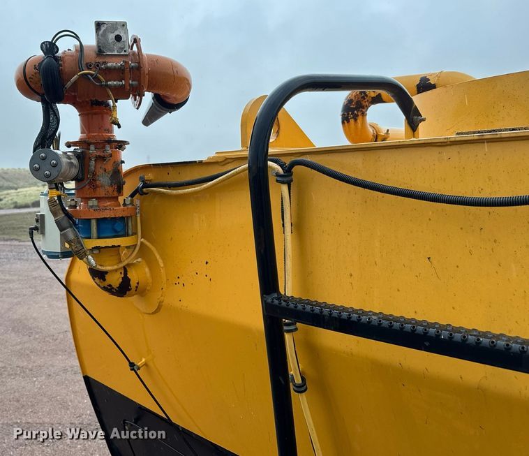 image for item EH0272 2008 Volvo A25E water wagon