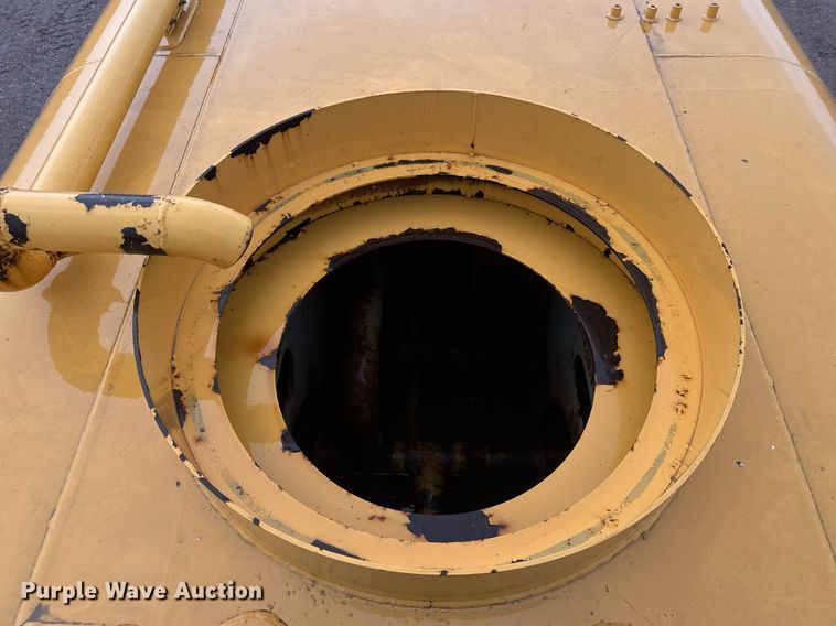 image for item EH0272 2008 Volvo A25E water wagon