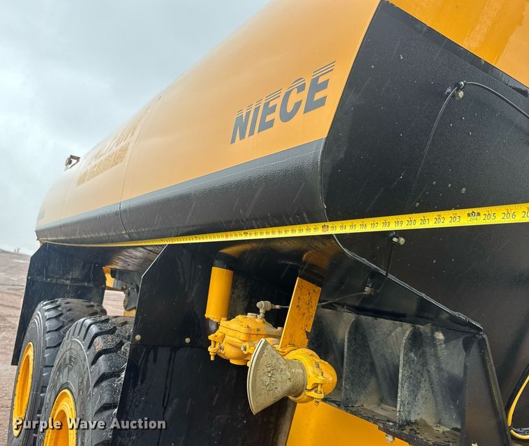 image for item EH0272 2008 Volvo A25E water wagon