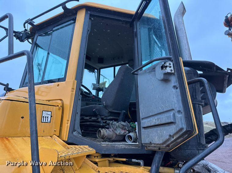 image for item EH0272 2008 Volvo A25E water wagon