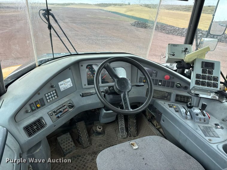 image for item EH0272 2008 Volvo A25E water wagon