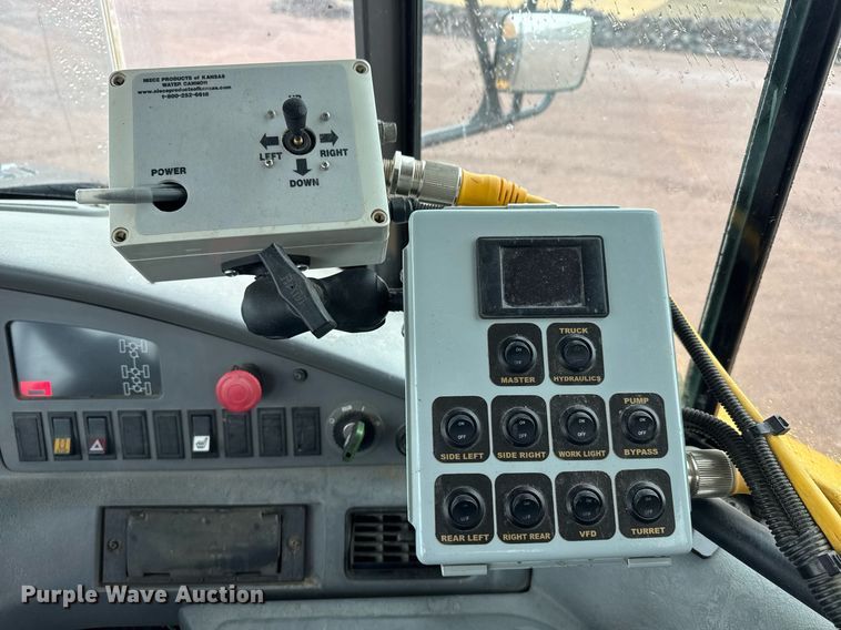 image for item EH0272 2008 Volvo A25E water wagon