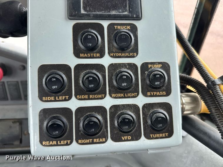 image for item EH0272 2008 Volvo A25E water wagon