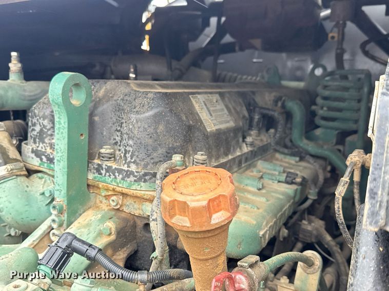 image for item EH0272 2008 Volvo A25E water wagon