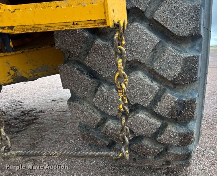 image for item EH0272 2008 Volvo A25E water wagon