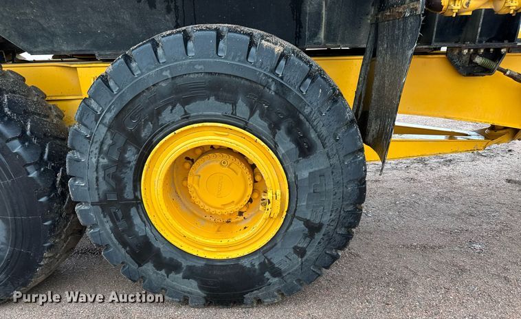 image for item EH0272 2008 Volvo A25E water wagon