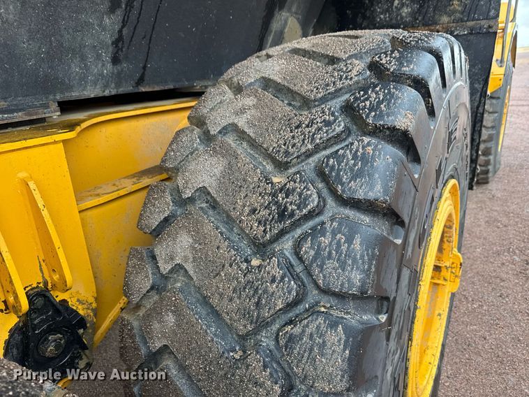 image for item EH0272 2008 Volvo A25E water wagon